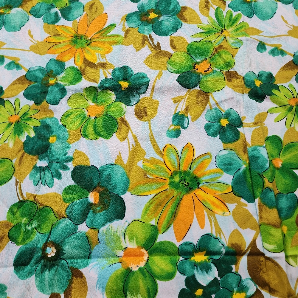 VINTAGE 1960s Floral Retro Fabric Sewing Material